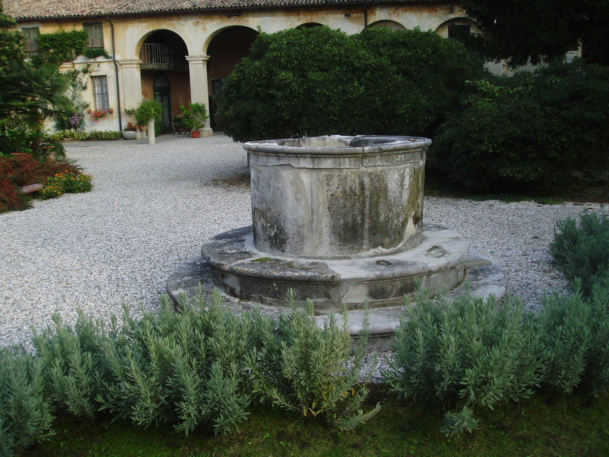 Borgo Palazzo Steffaneo Bed & Breakfast San Vito al Torre Exterior photo
